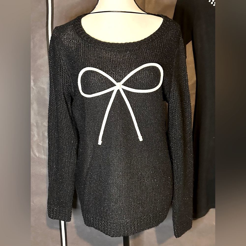 🩵4 items for $30- Lauren Conrad sweater 081